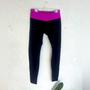 Lululemon leggings black with magenta waistband 6